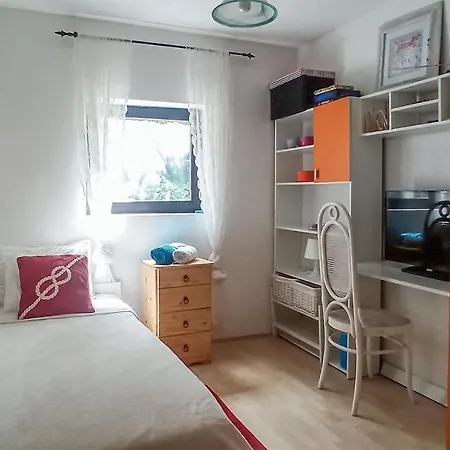 Pet Friendly In With Kitchen Holiday home *