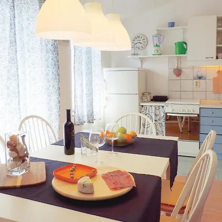 Pet Friendly In With Kitchen
